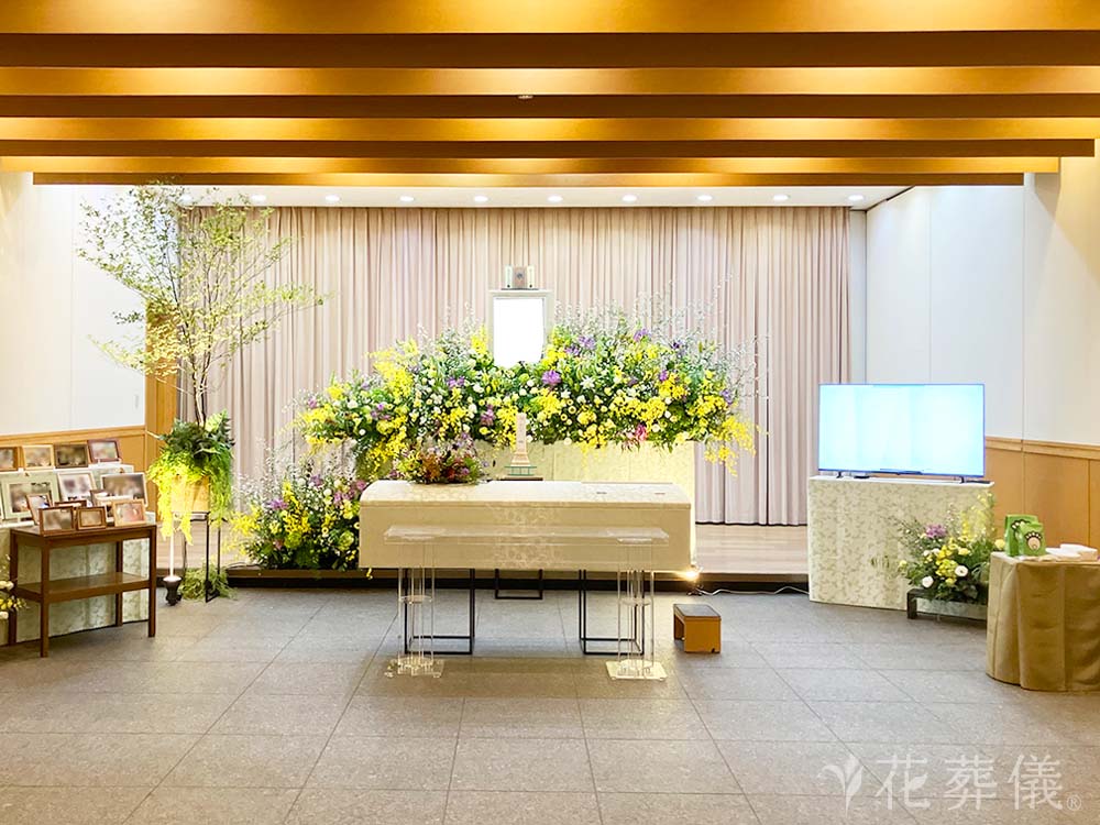 臨海斎場で葬儀を行ったお客様の祭壇写真02