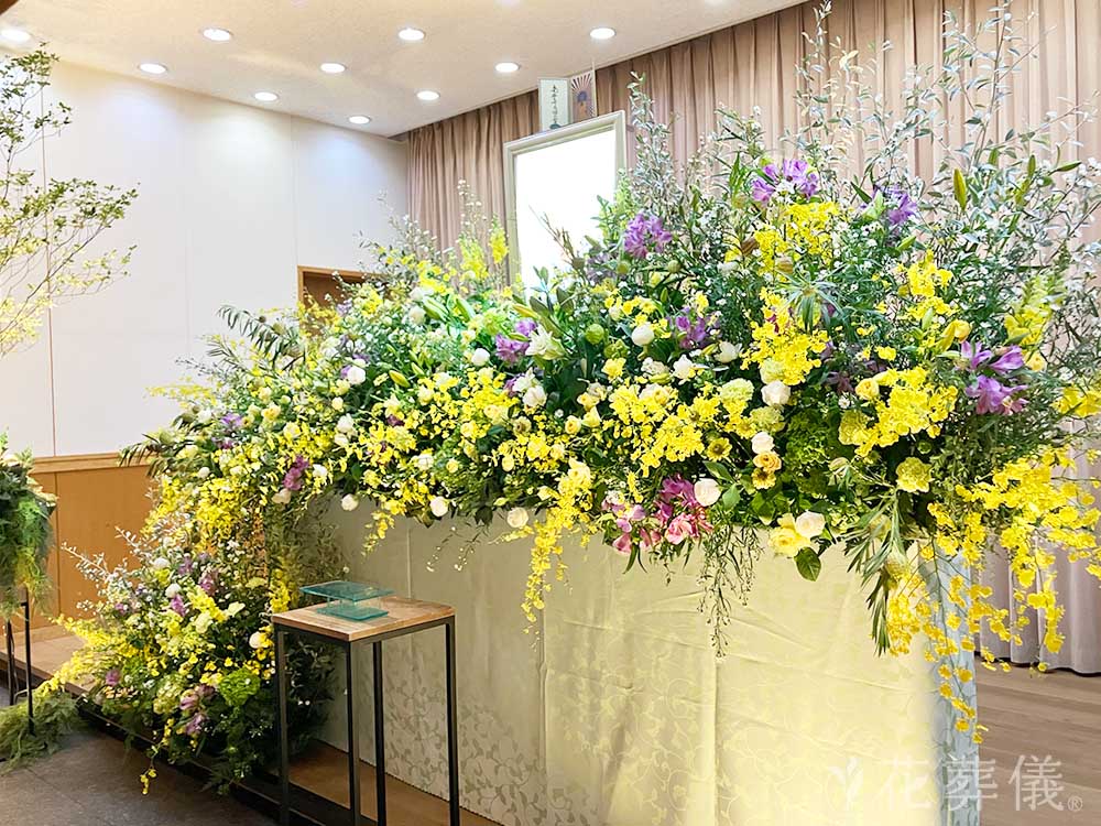 臨海斎場で葬儀を行ったお客様の祭壇写真03