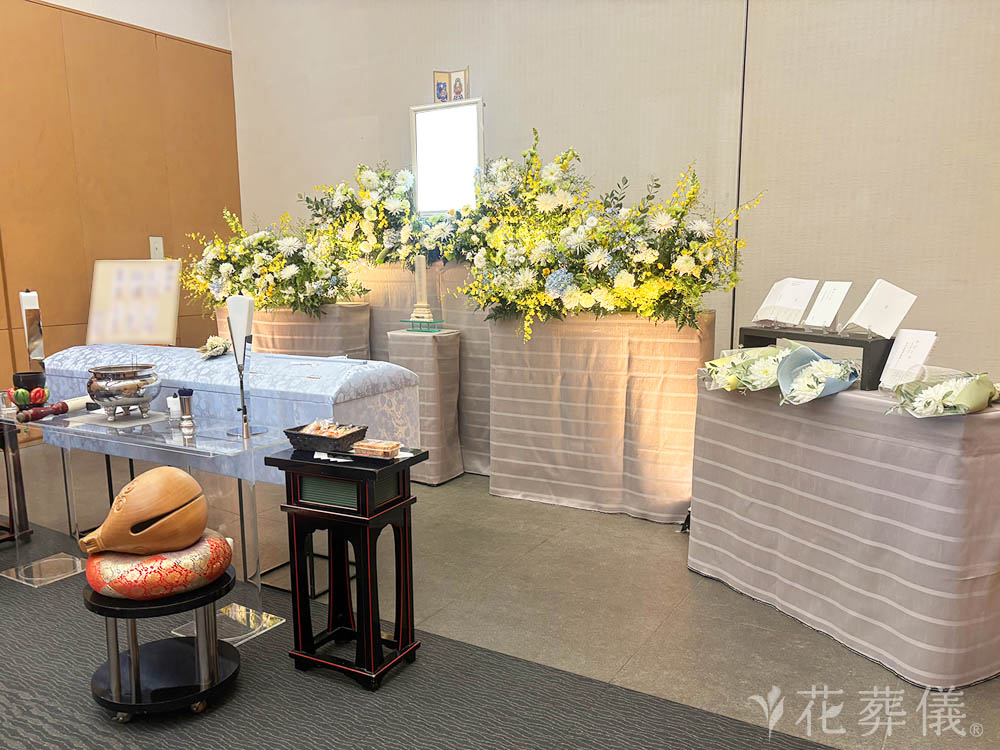 越谷市斎場で葬儀を行ったお客様の祭壇写真02