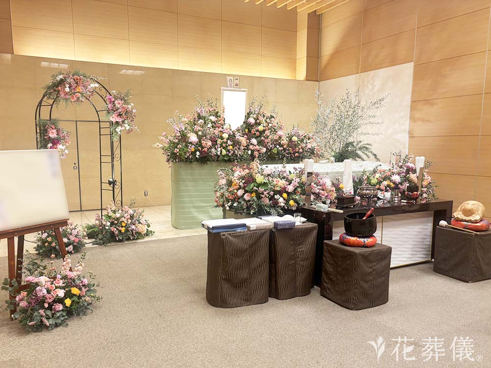かわさき南部斎苑で葬儀を行ったお客様の祭壇写真02