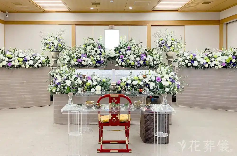 おごそかにの花祭壇