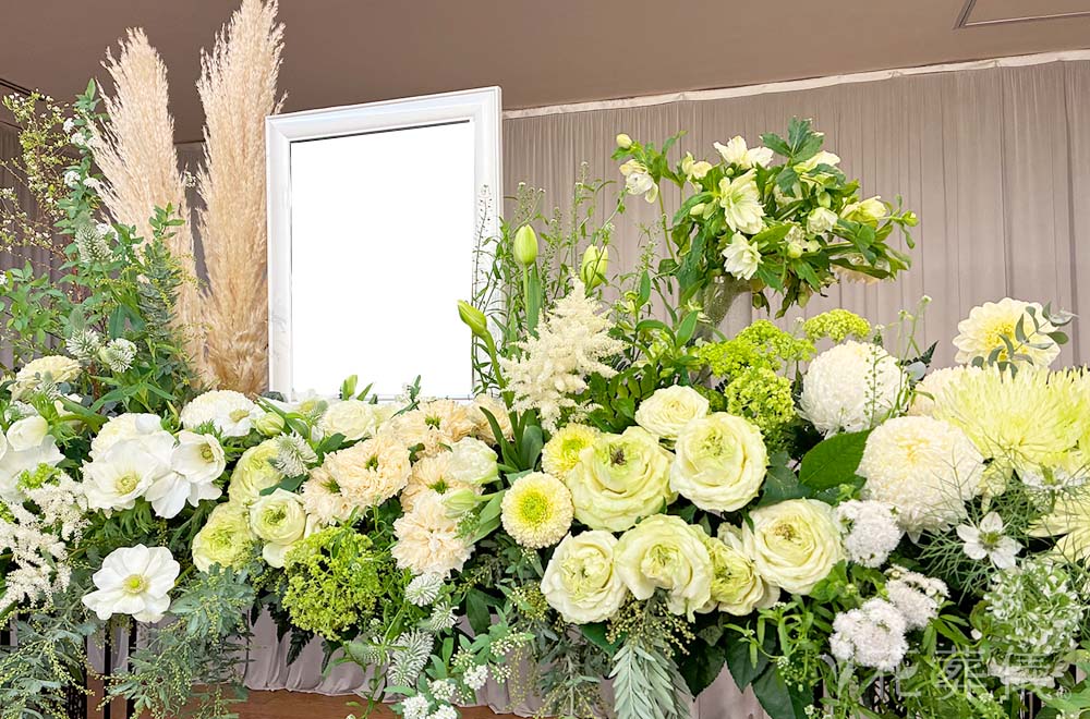 思い出のパンパスグラスの花祭壇