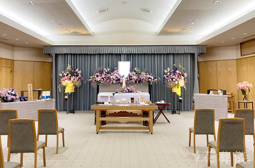 大好きなお花に包まれて・愛の花束　の花祭壇