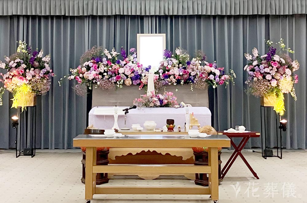 大好きなお花に包まれて・愛の花束　の花祭壇