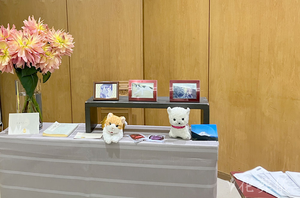 大好きなお花に包まれて・愛の花束　の花祭壇