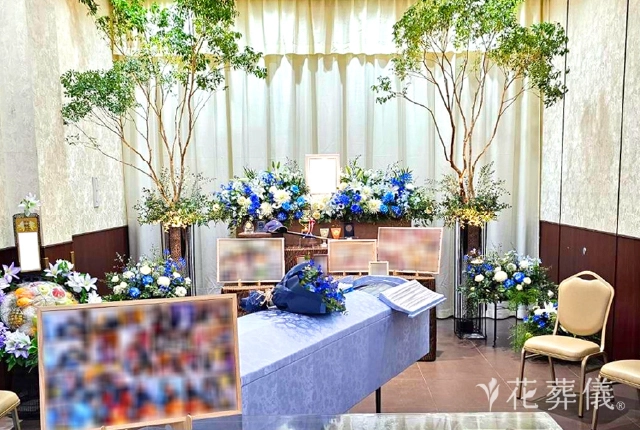 祭壇名：青いカーネーション