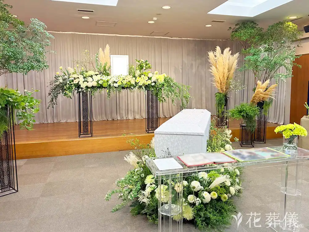 美松苑会館で葬儀を行ったお客様の祭壇写真02