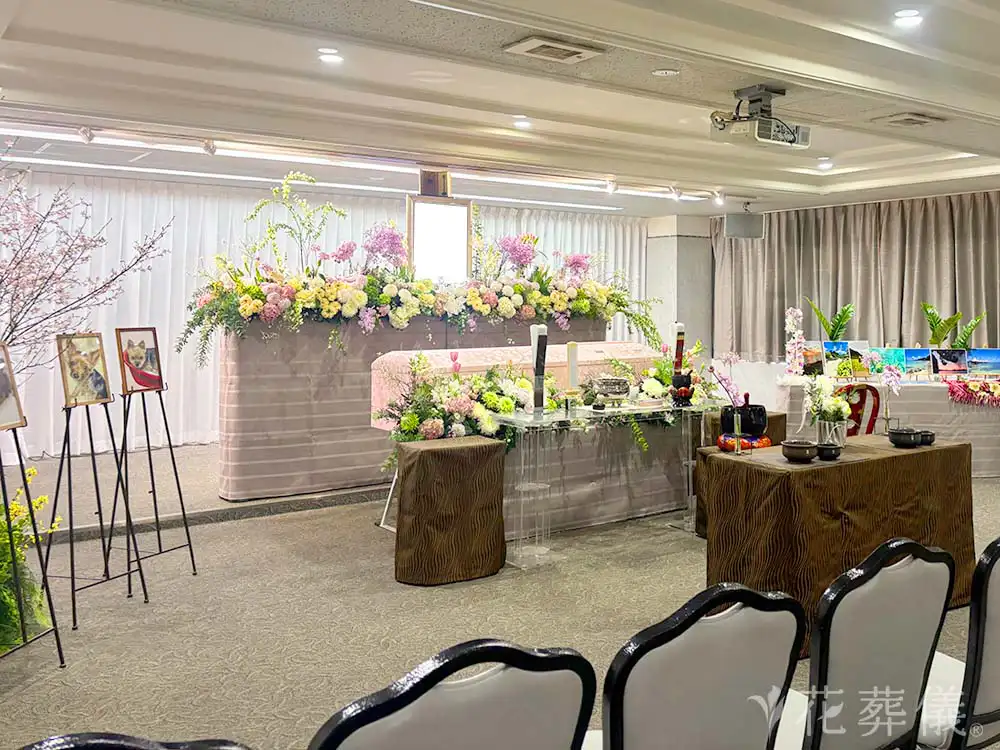 戸田葬祭場で葬儀を行ったお客様の祭壇写真01