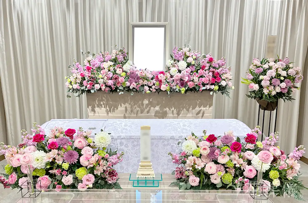 花盛りの花祭壇