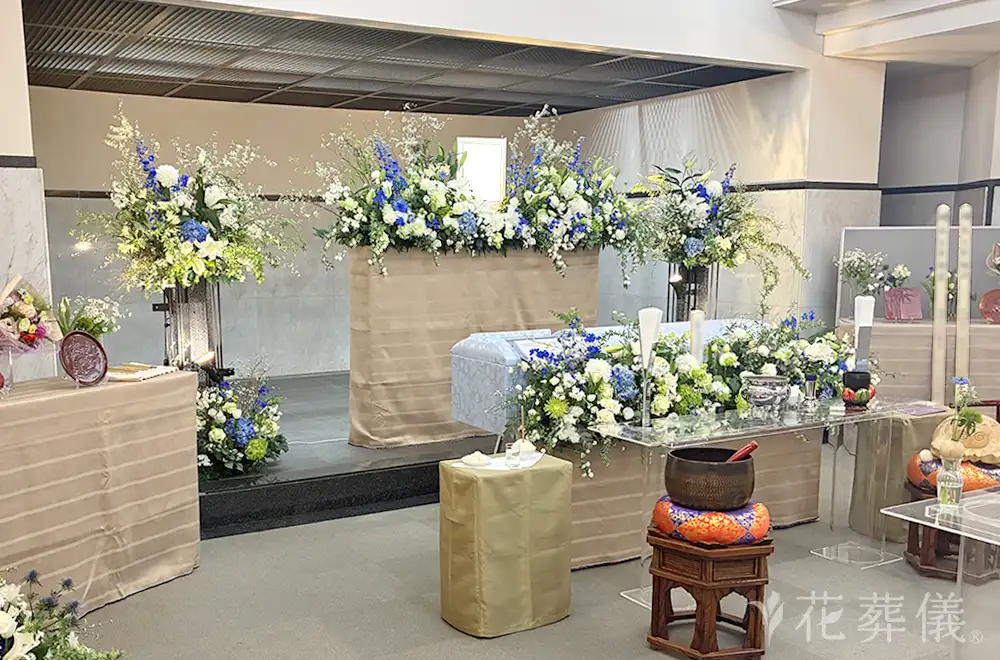 皆元気で仲良くいるよの花祭壇