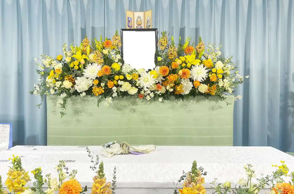 どこまでも歩いての花祭壇