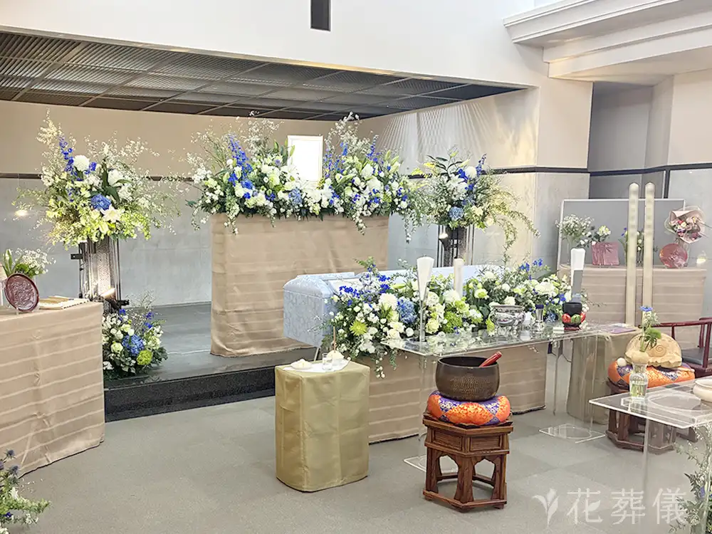 横浜市南部斎場で葬儀を行ったお客様の祭壇写真01