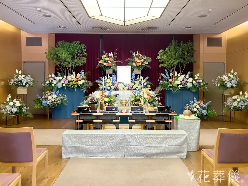 府中の森市民聖苑で葬儀を行ったお客様の祭壇写真01