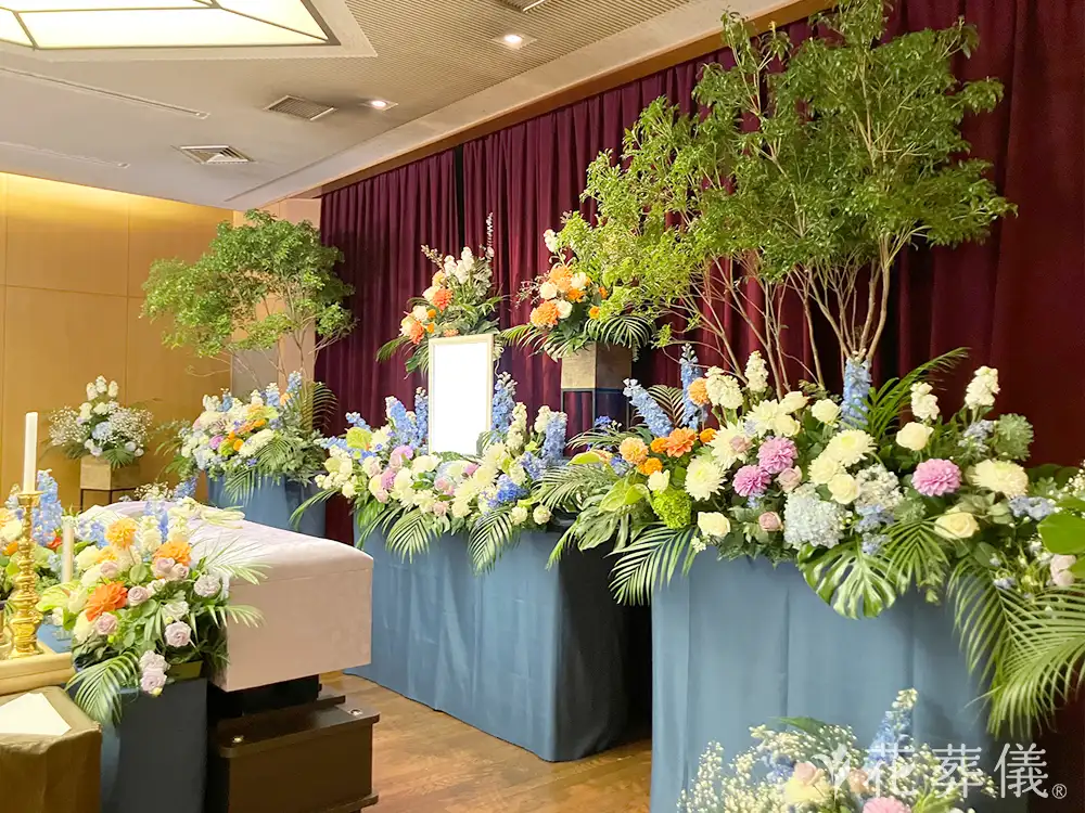 府中の森市民聖苑で葬儀を行ったお客様の祭壇写真02