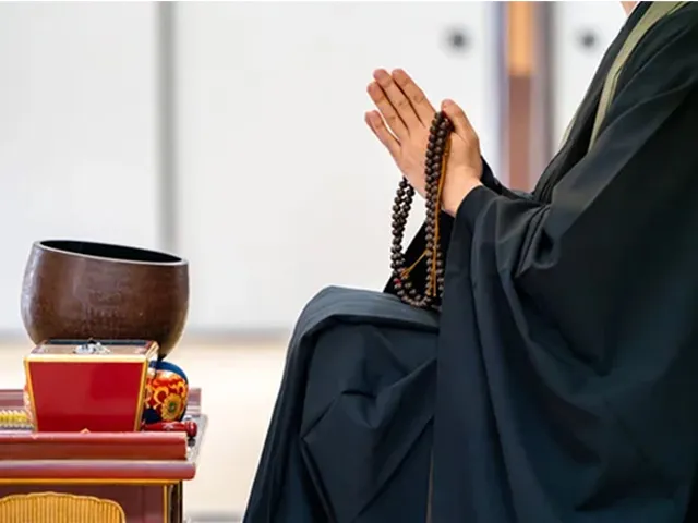 お布施は感謝の気持ちを表すお金。マナーを守ってお渡ししましょう