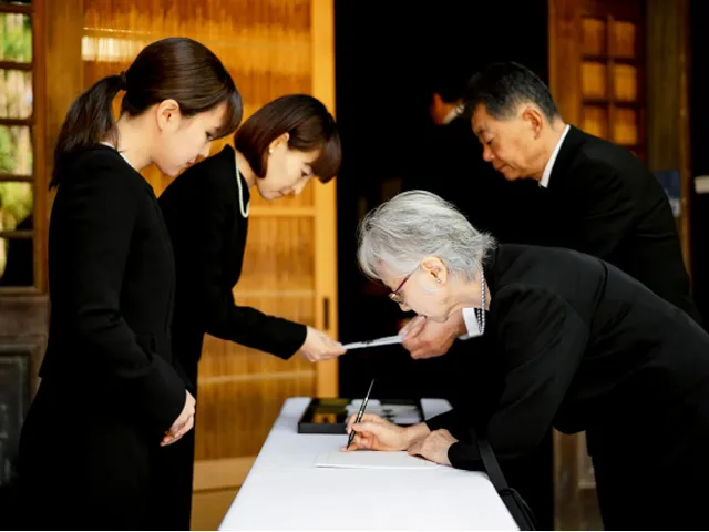 芳名帳に記帳する際のマナーは？