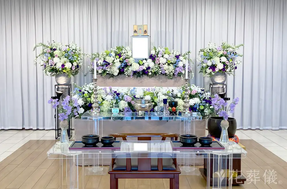 清らかな光と、永遠の感謝　の花祭壇