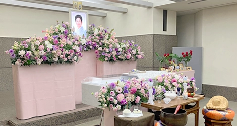 小さいけれど誰もが大満足の花いっぱいのお見送り