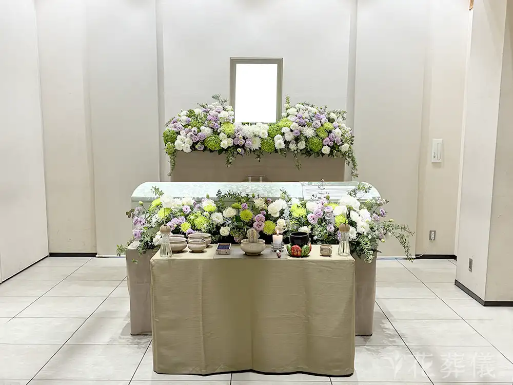 かわさき北部斎苑で葬儀を行ったお客様の祭壇写真02