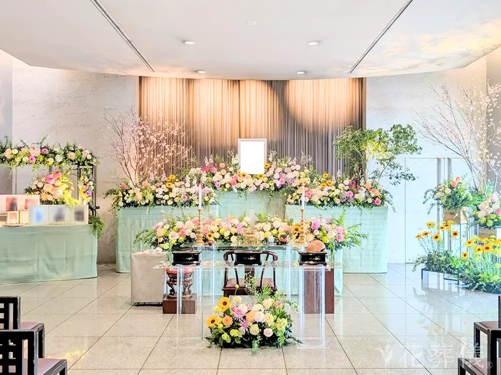 県央みずほ斎場で葬儀を行ったお客様の祭壇写真01