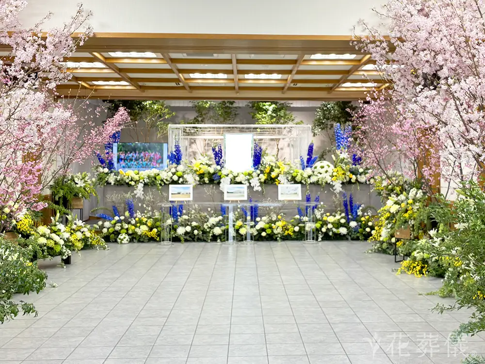 東福寺斎場で葬儀を行ったお客様の祭壇写真01