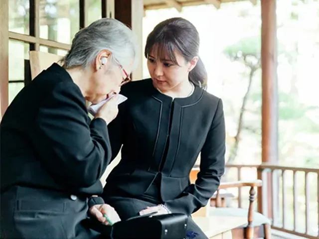 高齢の親を参列させて実際に起きたこと｜ご家族5組の体験談 
