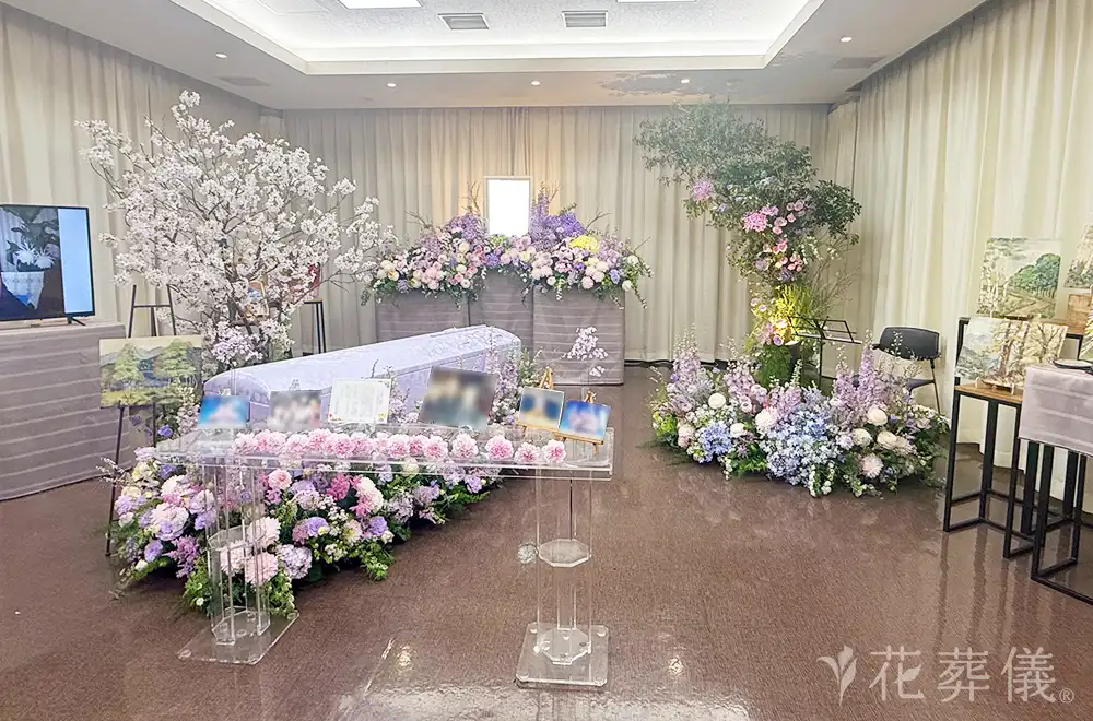 桜と自然のなかでの音楽葬の花祭壇