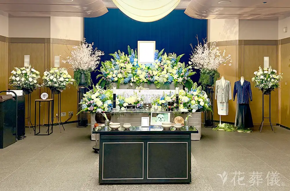 海の中でお花見の花祭壇