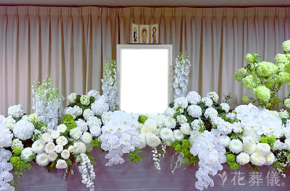 凛と輝いての花祭壇