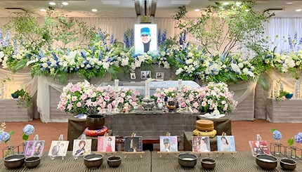 最愛の夫であり尊敬する先生に感謝の気持ちを表現する葬儀