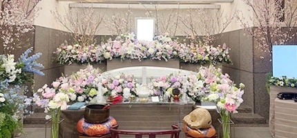 春のお花見のような満開桜の花祭壇