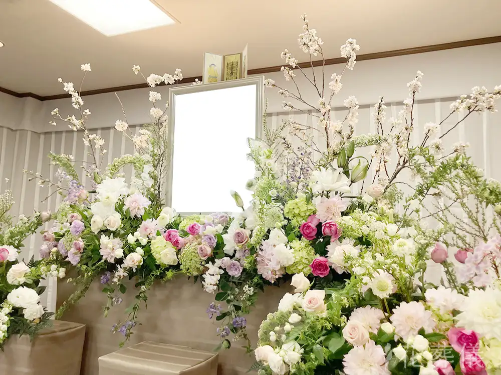 長命寺東高野会館で葬儀を行ったお客様の祭壇写真02