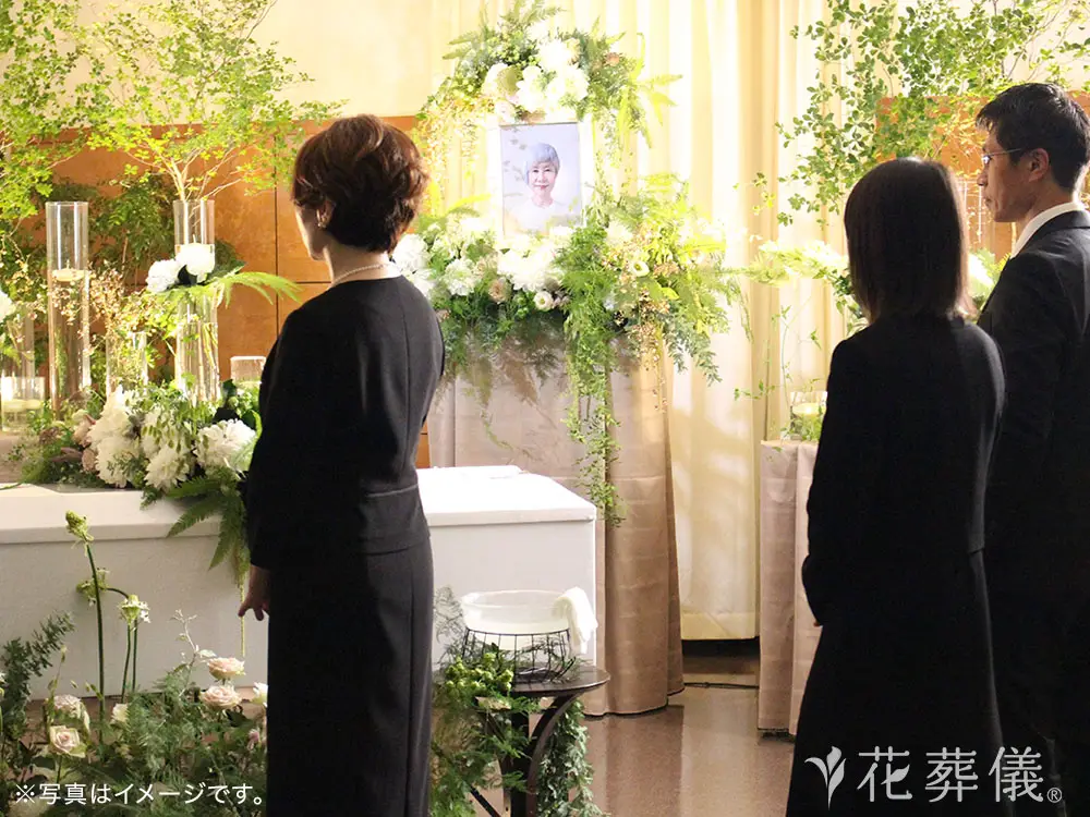 南多摩斎場で葬儀を行ったお客様の祭壇写真01