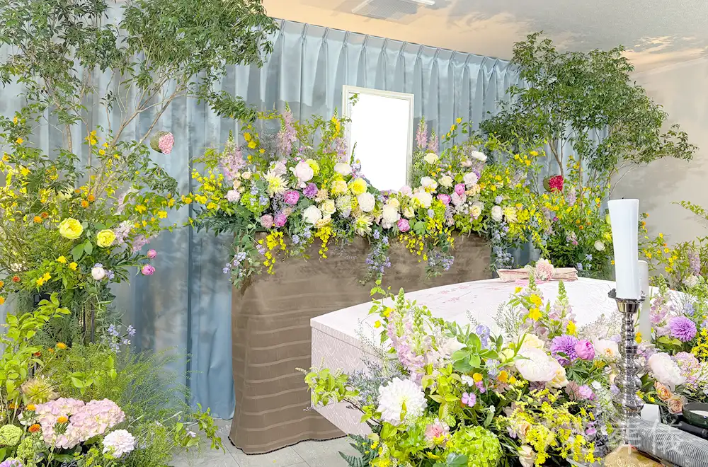 思い出のお庭の花祭壇
