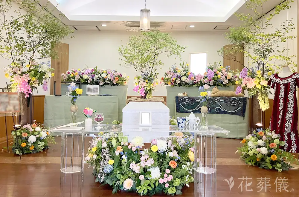 ご家族の思いと共に花との花祭壇