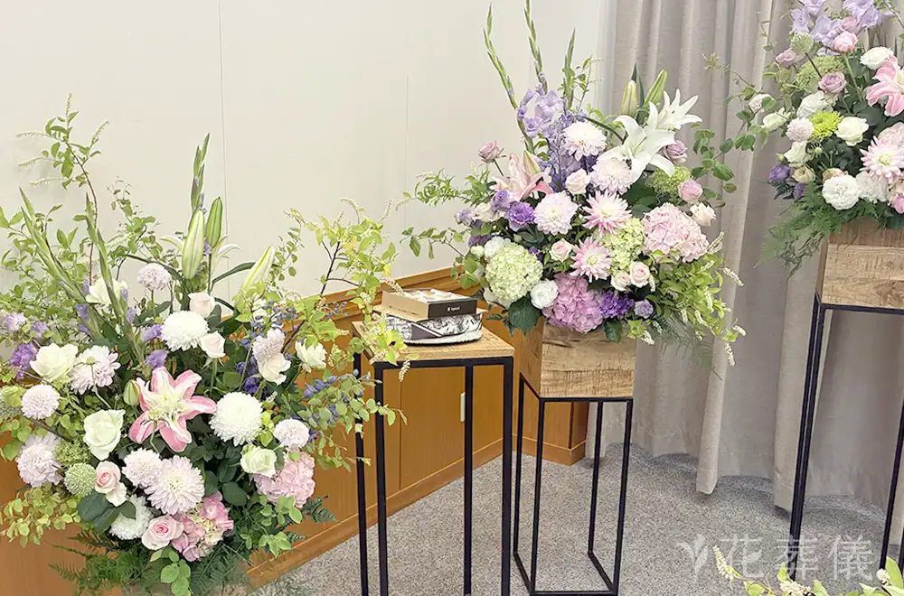 ファミリーボンドの花祭壇