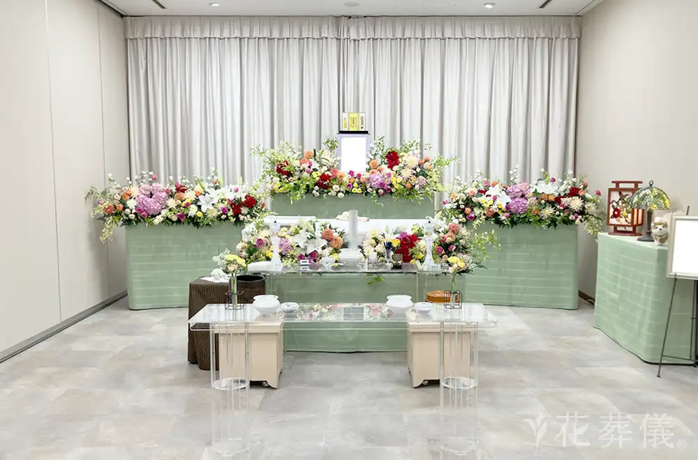 サロン・ド・フルールの花祭壇