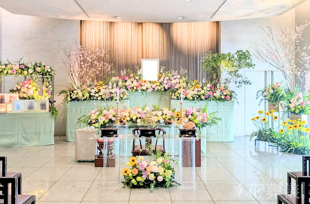 結婚式～エンドロールを～の花祭壇