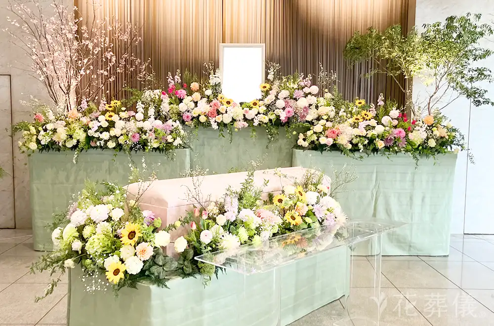 結婚式～エンドロールを～の花祭壇