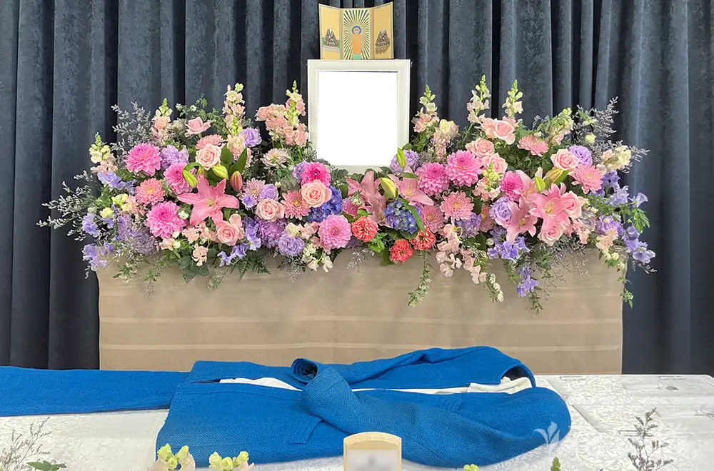 ピンクの花祭壇