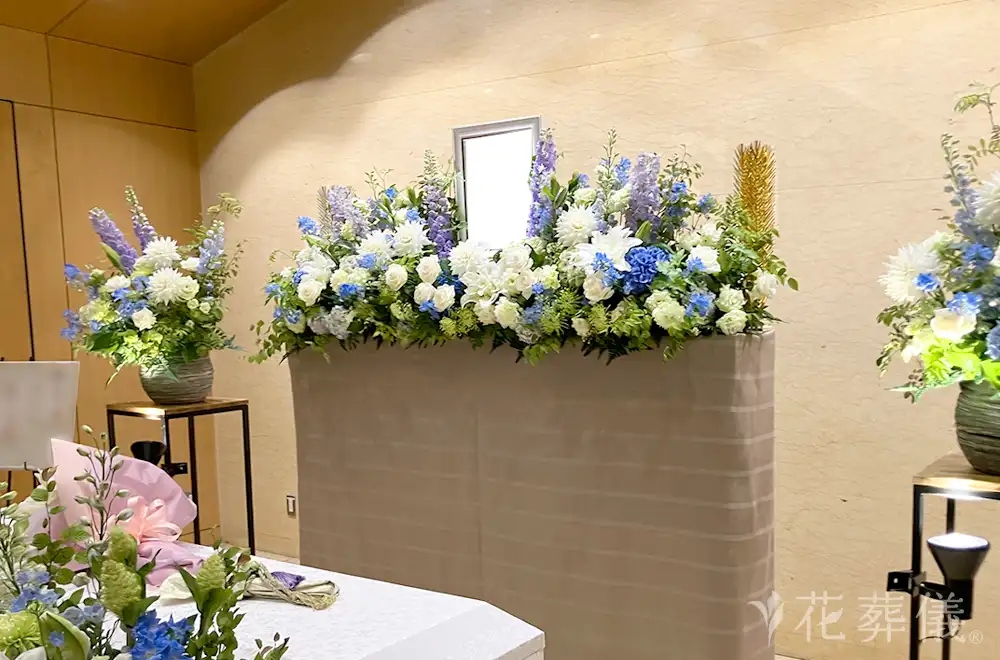 清澄の庭の花祭壇