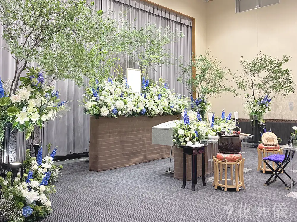 銀杏ホールで葬儀を行ったお客様の祭壇写真01