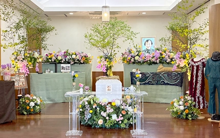 音楽と花を愛した母らしい、華やかな葬儀