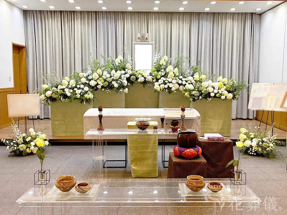 臨海斎場で葬儀を行ったお客様の祭壇写真01