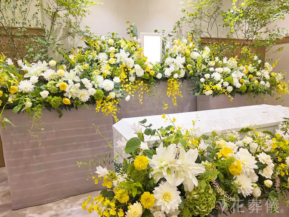 桐ヶ谷斎場で葬儀を行ったお客様の祭壇写真01