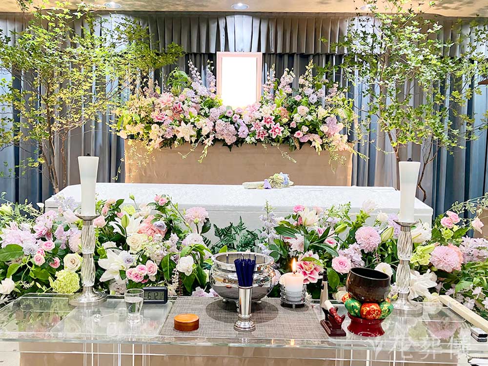 青梅市民斎場で葬儀を行ったお客様の祭壇写真03