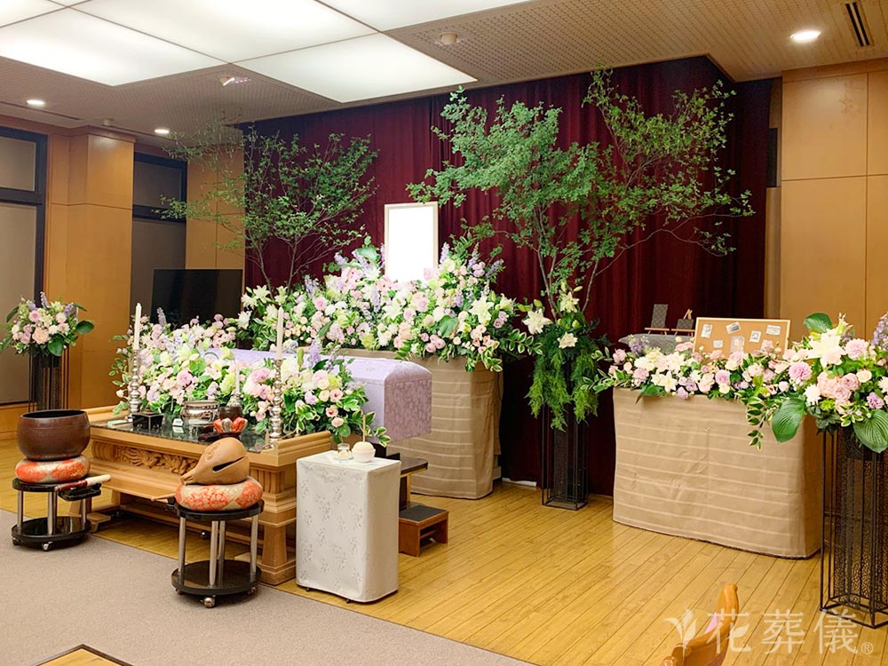 府中の森市民聖苑で葬儀を行ったお客様の祭壇写真03