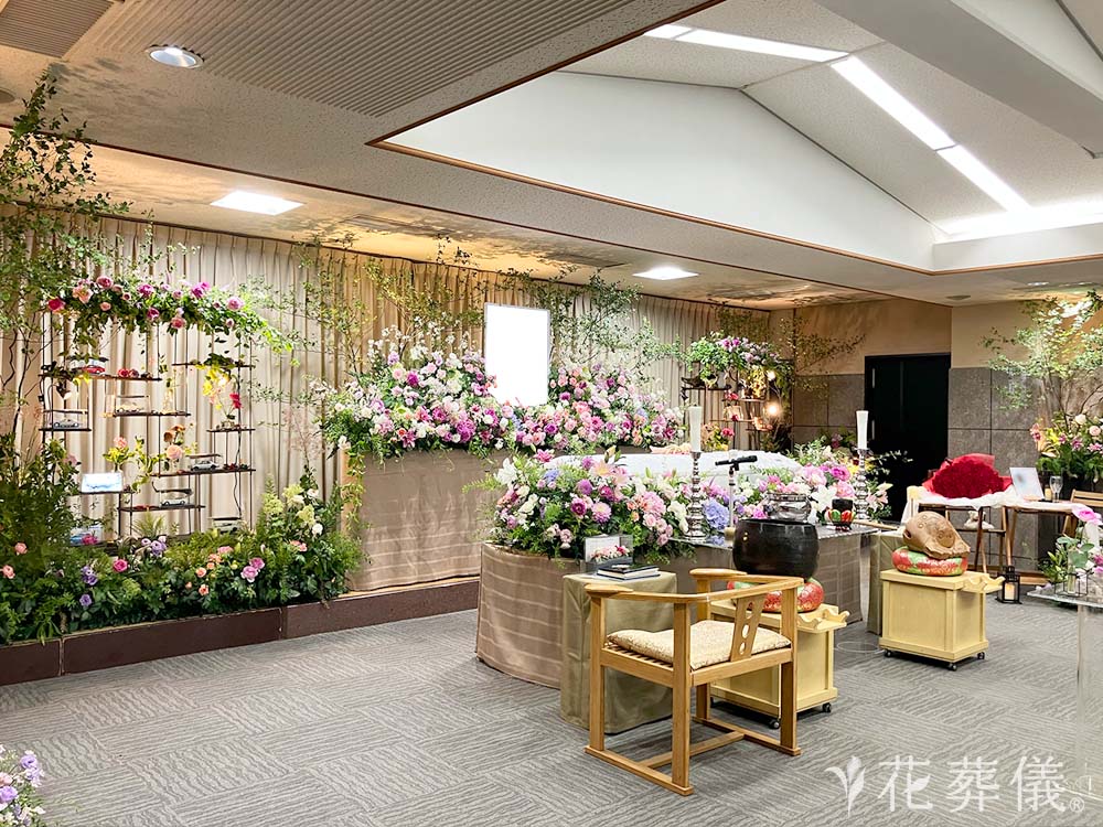 南多摩斎場で葬儀を行ったお客様の祭壇写真01