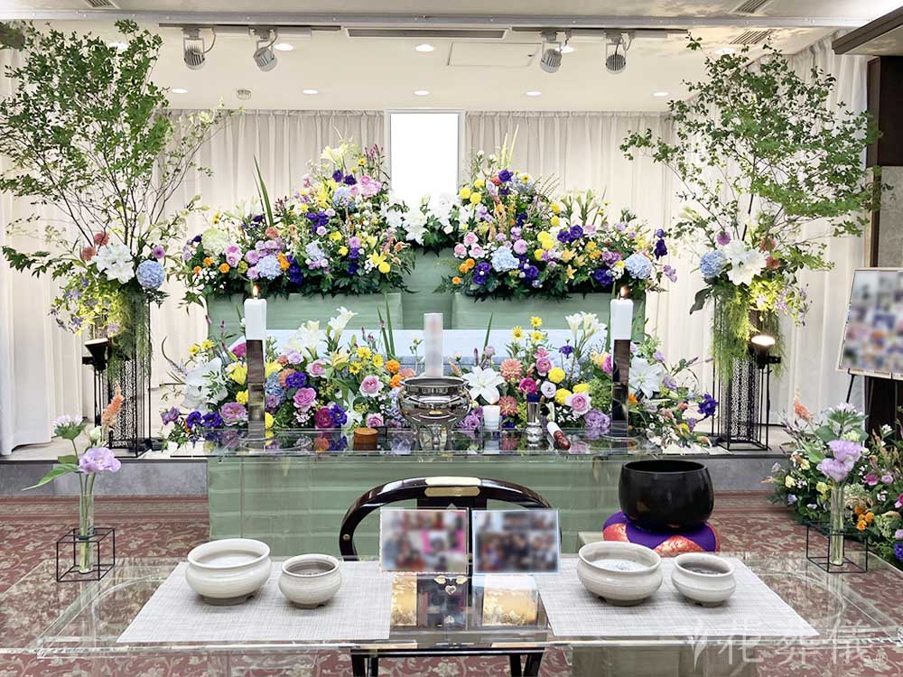日華多磨葬祭場で葬儀を行ったお客様の祭壇写真02