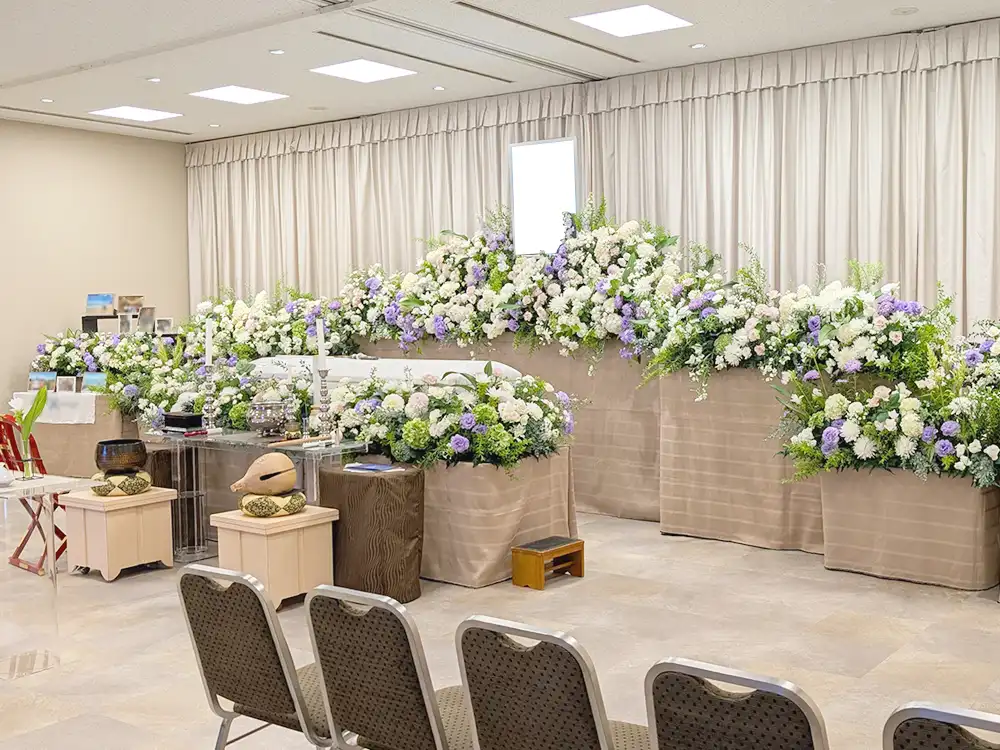 堀ノ内斎場で葬儀を行ったお客様の祭壇写真02